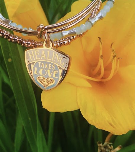 NEDAstaff's tweet photo. For every "Healing Takes Love" bangle purchased now through November 2019, @ALEXANDANI will donate 20% of the purchase price to NEDA. Check out their inspiring jewelry here! #CHARITYBYDESIGN
https://t.co/8EptG44A3y https://t.co/CCN805OHsZ