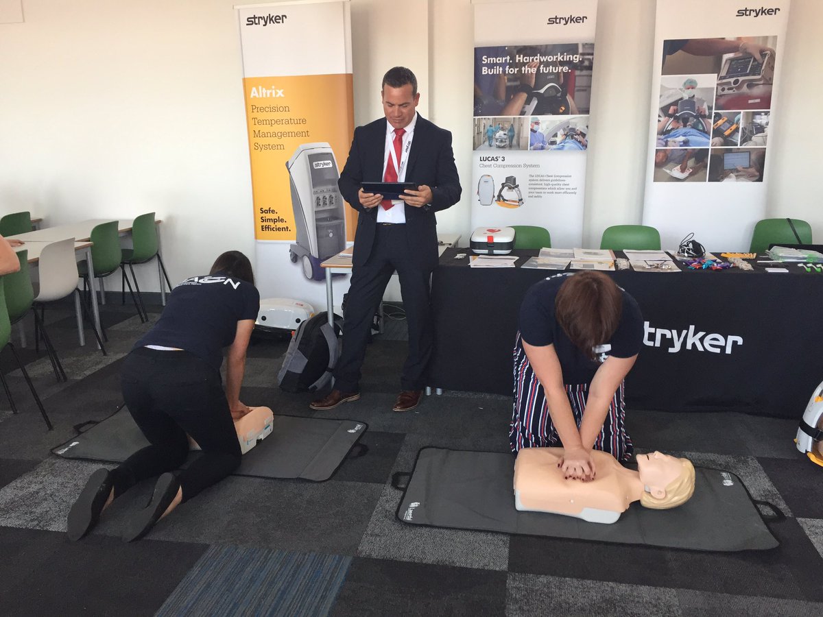 amd4_ann's tweet photo. The students did an amazing job on such a hot day to be lying on tarmac&in trapped in a vehicle. It was a real relief to dealing with a more familiar in-hospital situation🤔 #disombulated #learntloads #admiringofall #teamworking #CPRcompetition https://t.co/layplej0rV