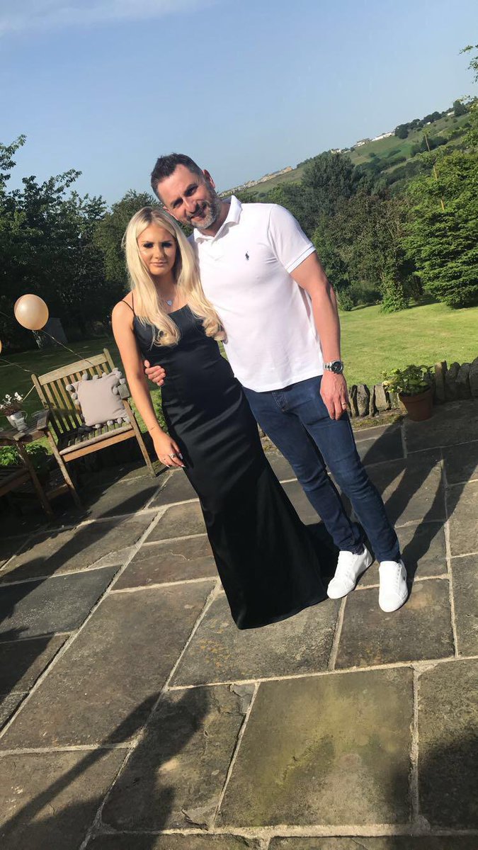 martinsquire1's tweet photo. Poppy off to prom x https://t.co/3TWRmpDZZd