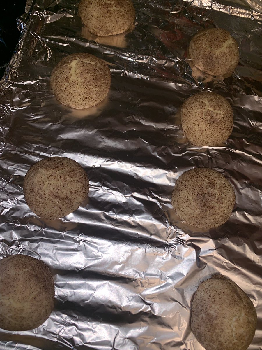 strwberrygirl's tweet photo. the whole house smells divine thanks to ME and my lovely snickerdoodle cookies #IAMMASTERCHEF https://t.co/2wibr1sPRZ