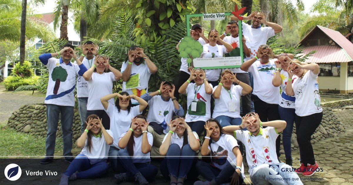 Grupo_Argos's tweet photo. Durante esta semana, con el programa #VerdeVivo de la #FundaciónGrupoArgos, trabajamos en la construcción colectiva de acuerdos y proyecciones encaminadas a la sostenibilidad de la cultura ambiental y la protección del oso andino, con docentes del Valle del Cauca y Cauca. https://t.co/zVYcwtUE9m