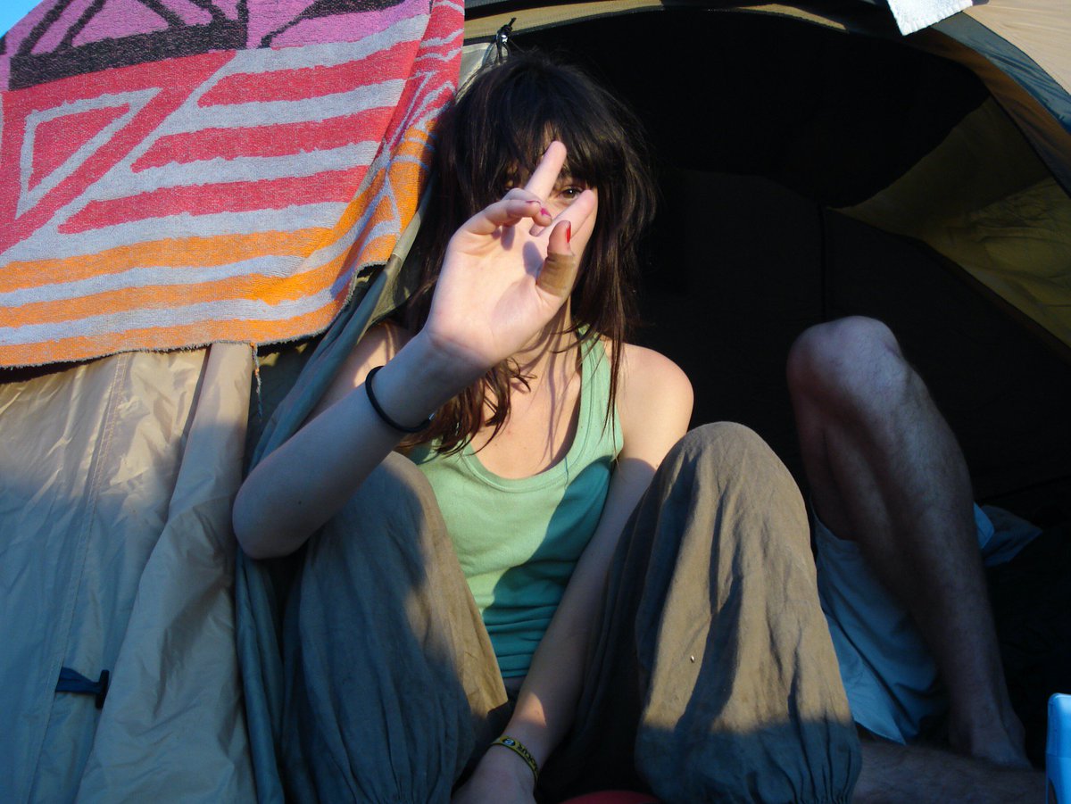 AmelieLens's tweet image. in my tent at @dourfestival when I was 16,, told my grandma I went camping with friends for a few days (not really a lie, is it?) 13 years later I am hosting my own stage. Insane. Wish I could go back to this moment and tell myself 🙏 #grateful
