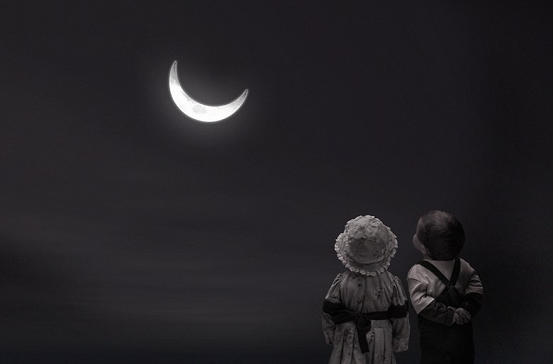 جماليات Pa Twitter رأت قمر السماء فذكرتني ليالي وصلها بالرقمتين كلانا ناظر قمرا ولكن رأيت بعينها ورأت بعيني م جماليات