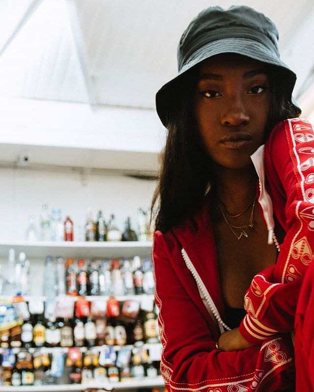 TheZoomRw's tweet photo. @mooseknuckles @antoineassumani More details ... S/O to Moose Knuckles Canada for the new series of bodega.

Muse: Sarah Gahiga / Alienpizzasarah
📸: Antoine Assumani https://t.co/FFeLTOiVST