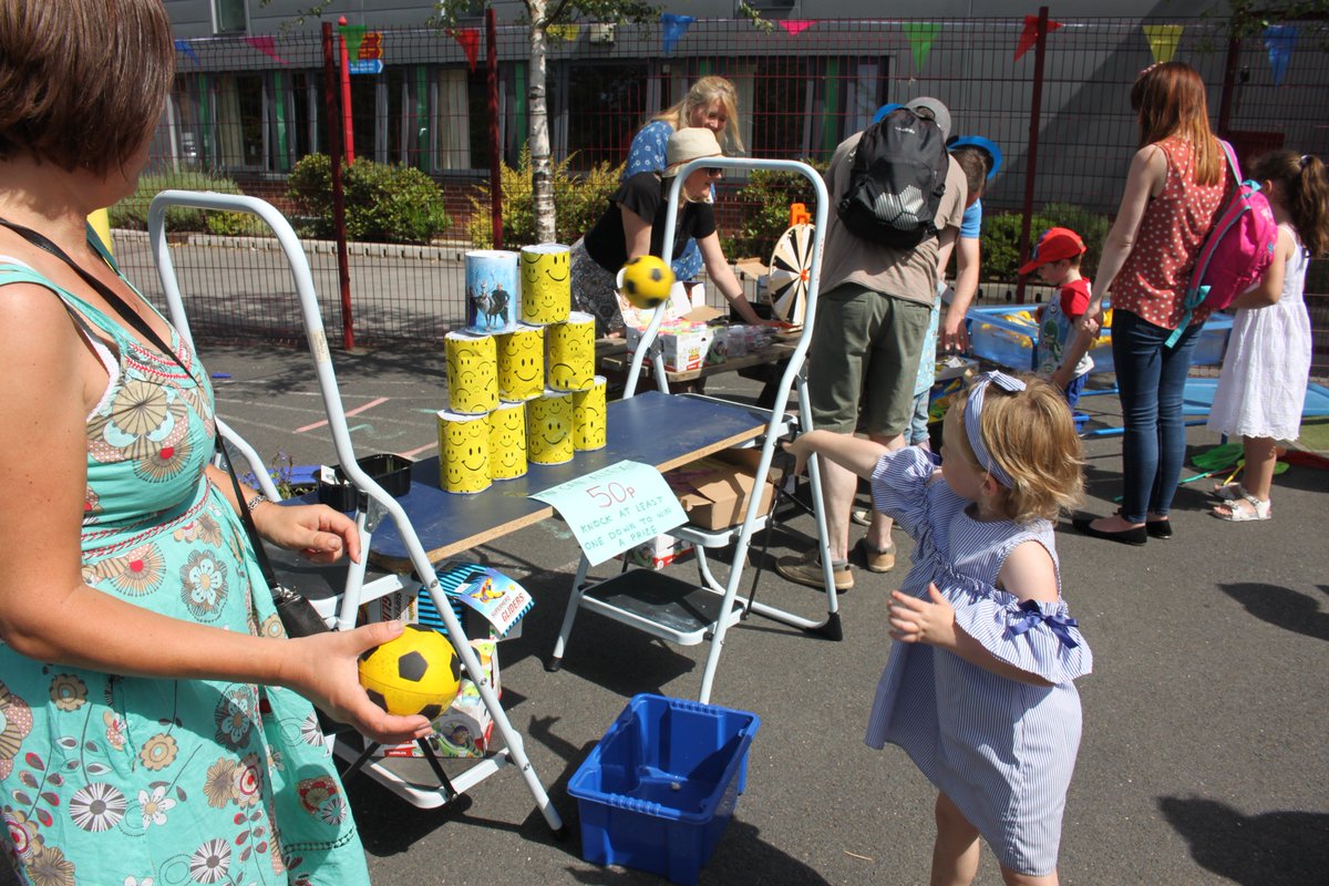 FrisInf's tweet image. All the fun of the fair @FrisInf @FrjsJun huge thanks to our PTA and Friends of FRJS