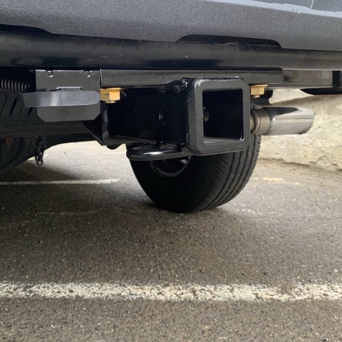 MetJoeAutoElect's tweet image. Installed a @CURTMFG tow hitch receiver on a 2017 @Toyota Tacoma.