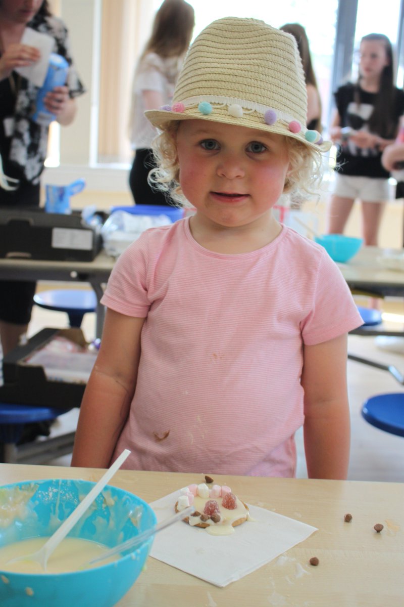 FrisInf's tweet image. All the fun of the fair @FrisInf @FrjsJun huge thanks to our PTA and Friends of FRJS