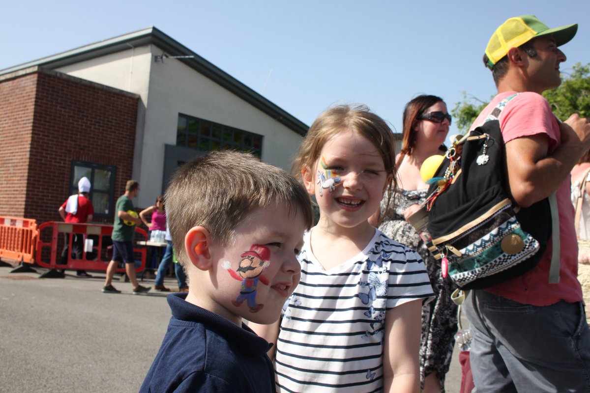 FrisInf's tweet image. All the fun of the fair @FrisInf @FrjsJun huge thanks to our PTA and Friends of FRJS
