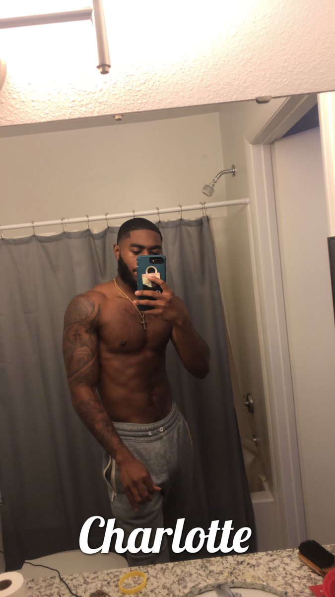okaycoolro's tweet photo. First off.... I just want to thank God 🙏🏾 https://t.co/PIDIVKCvvj