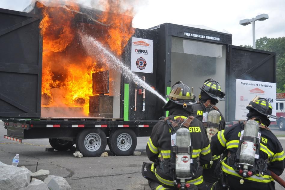 Servpro holds safety awareness event and demos the effectiveness of residential fire sprinklers - "The sprinkler side showed only a small amount of damage while the control side flashed over in one minute and 30 seconds" #fastestwater buff.ly/320cEEj