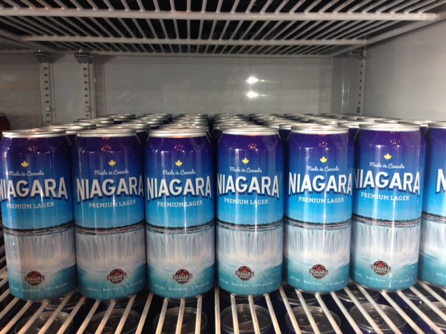 Stock up your fridges for the long weekend! 🇨🇦 
.
#CanadaDay ☀️ #NiagaraBrew 🍻