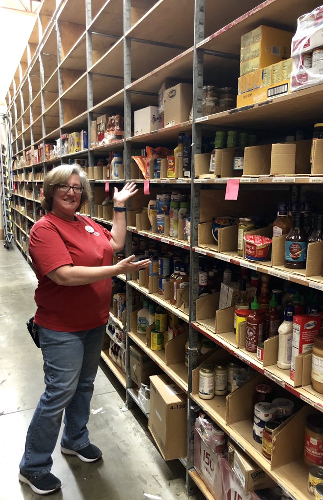 LizzyC1313's tweet photo. This #T0354 grocery team is crushing #LADDERLESS 💪#BusinessOwnership #Fill2Capacity #G195FillingTheFloor @jamaal_edwards @_TheNickOwens @Dewayman @xstitcherhere https://t.co/fIEhcFqwDb