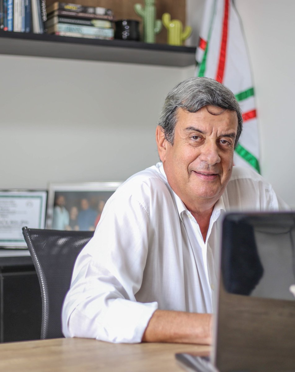 colbertprefeito's tweet photo. Passando para lembrar que amanhã é dia de #FalaPrefeito. Então agenda aí, às 12h, temos um encontro marcado! 😉 https://t.co/rVsGjGh0rw