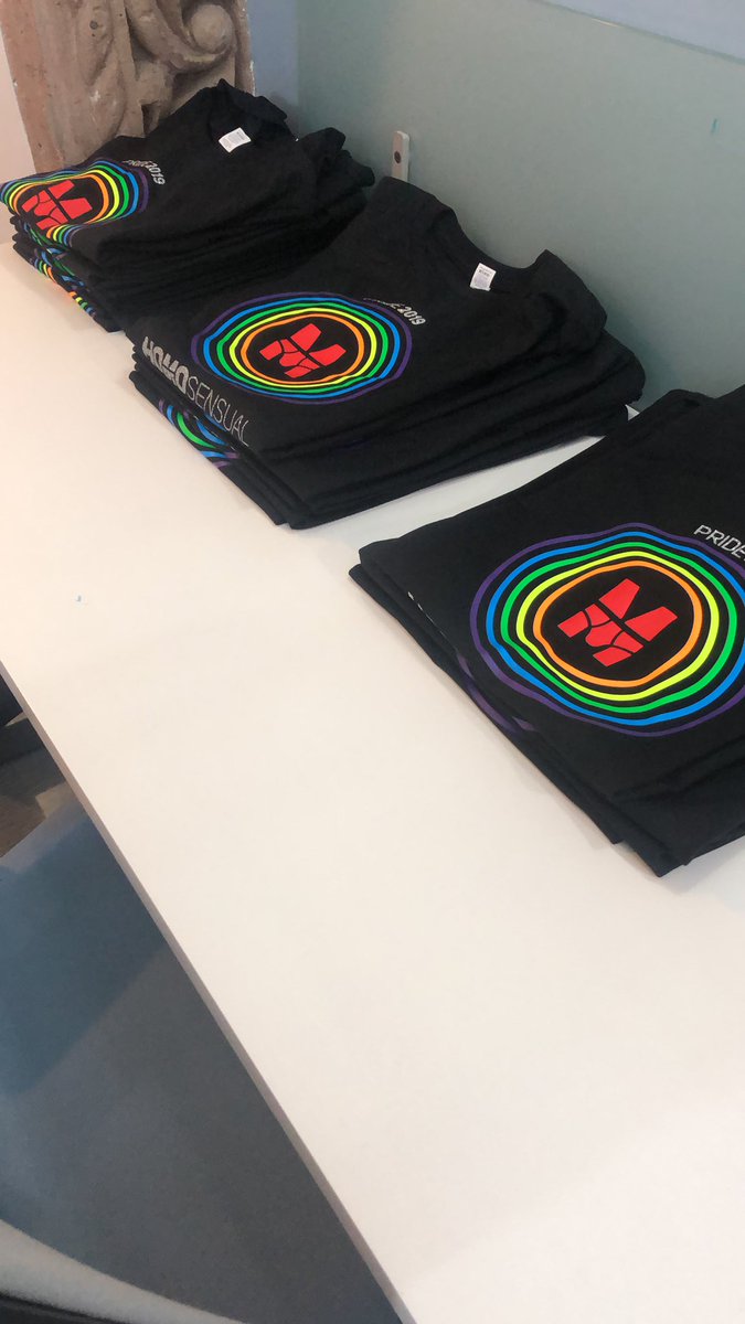 SoyHomosensual's tweet photo. ¡Estamos listos! 🌈❤️ #Pride2019 #Orgullo2019 #LoveIsLove ¿Quién va a querer su playera Homosensual? 🏳️‍🌈😎 #OrgulloHomosensual https://t.co/lDWBDbIIrd
