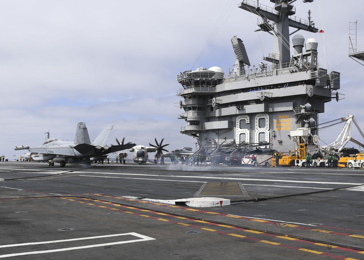 Some great shots from the USS Nimitz (CVN-68) tonight, where routine operations are underway. #vfa137 #kestrels 🇺🇸