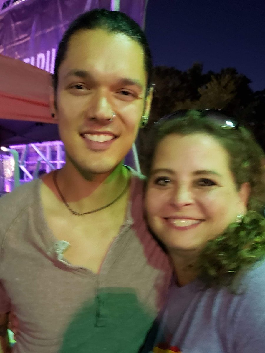 loukylaura's tweet photo. alright @JDSHELBURNE  great show tonight and great addition to the band your new amazing guitarist. @hcushing01 and I want to know his name.🤗 https://t.co/cIowuGriGa