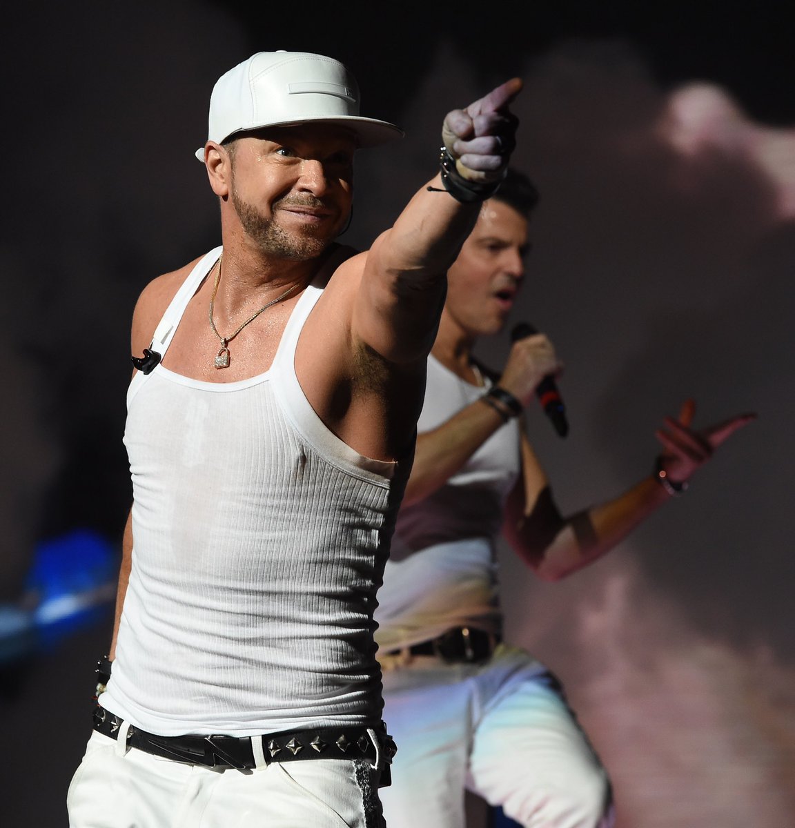 tdgarden's tweet photo. We’re looking at you 👀, Boston. Show 2️⃣ tomorrow: same time, same place. Thnx, @NKOTB &amp; crew for a filled to brim night of hits. #mixtapetour2019 🎉🎟💥 https://t.co/slMH8rT0FS