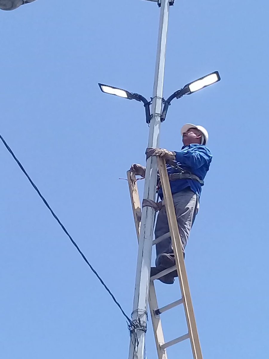 marcos_platt's tweet image. Iluminamos la localidad de #EstacionTorres municipio de #LaColorada💡✅

#UnGobiernoQueHaceBien
