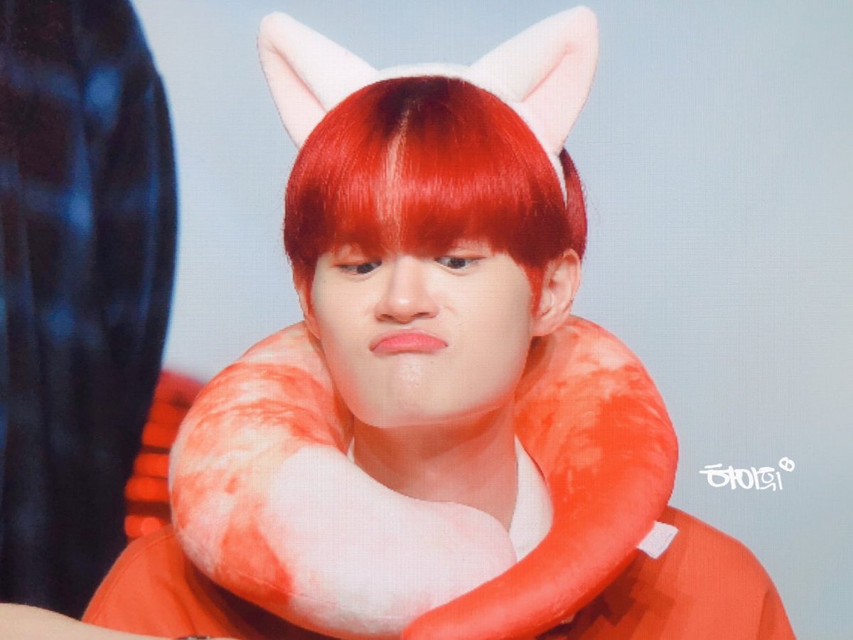 Hi_Hwi0129's tweet photo. 190629 일지아트홀 팬싸인회  #대휘 #이대휘 #DAEHWI #LEEDAEHWI #AB6IX 
이꼬맹💕 https://t.co/6F47DPhtej