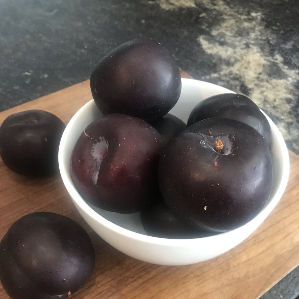 A Thread from ibogost "I sorbettoed the plums that were in the icebox