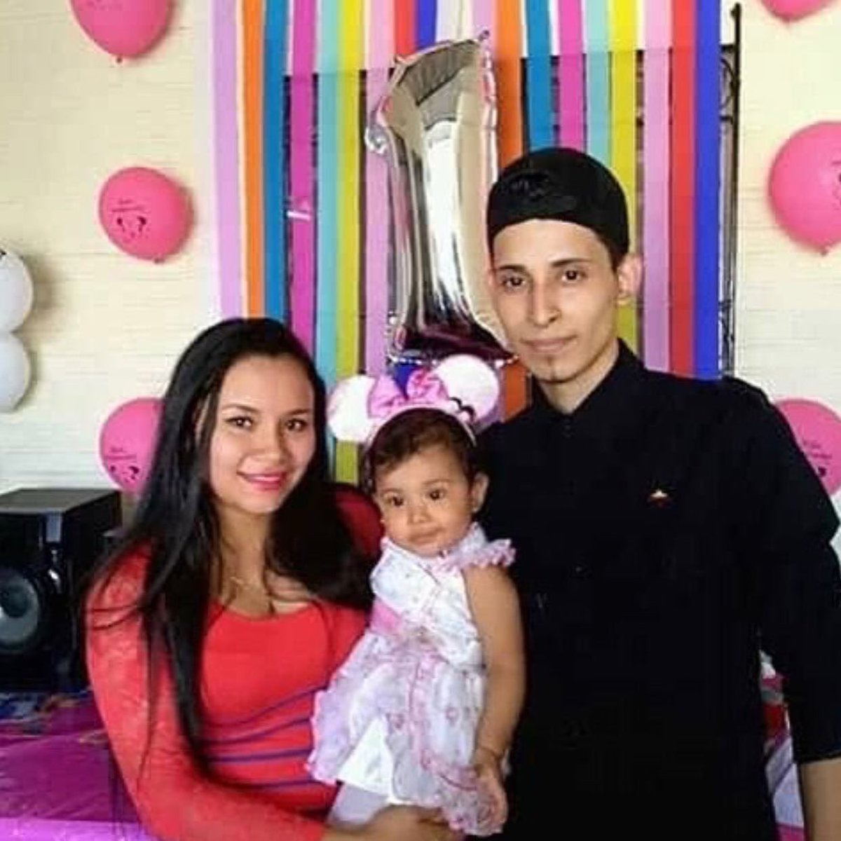 JolandaJ4HISD's tweet photo. Only Dems + House & Senate REPUBLICANS can force trump’s hand 2 create laws that will end US human rights violations on immigrants! I’m hopeful this family man, Oscar Martinez & his daughter Valeria, will NOT have died in vain! #HeartBreaking #TheirFinalEmbrace #HumanBeings https://t.co/FyGjVmYkDu