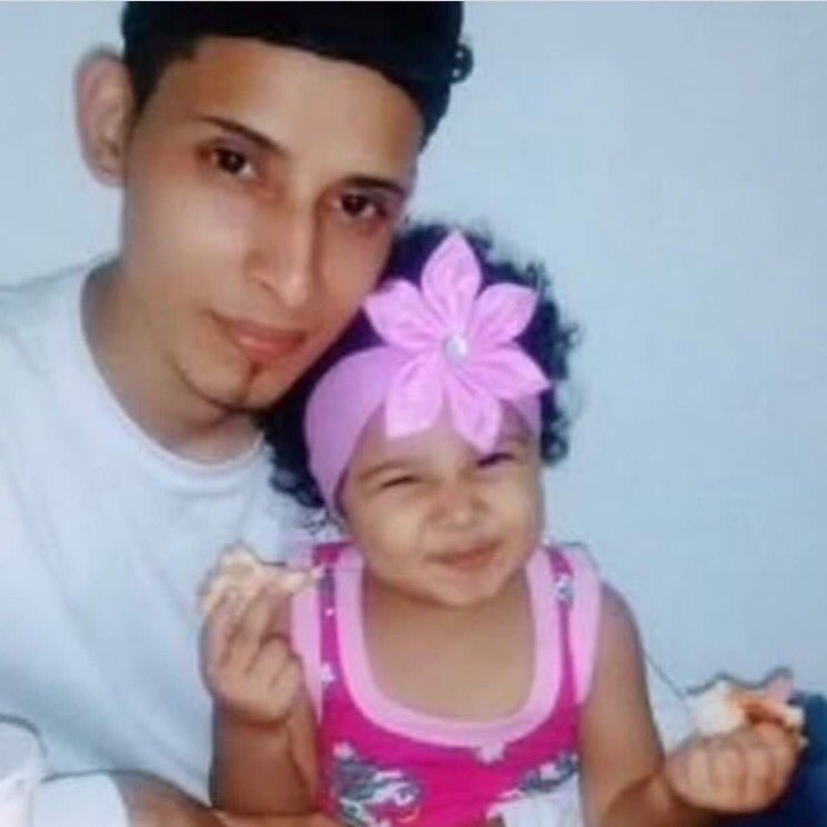 JolandaJ4HISD's tweet photo. Only Dems + House & Senate REPUBLICANS can force trump’s hand 2 create laws that will end US human rights violations on immigrants! I’m hopeful this family man, Oscar Martinez & his daughter Valeria, will NOT have died in vain! #HeartBreaking #TheirFinalEmbrace #HumanBeings https://t.co/FyGjVmYkDu