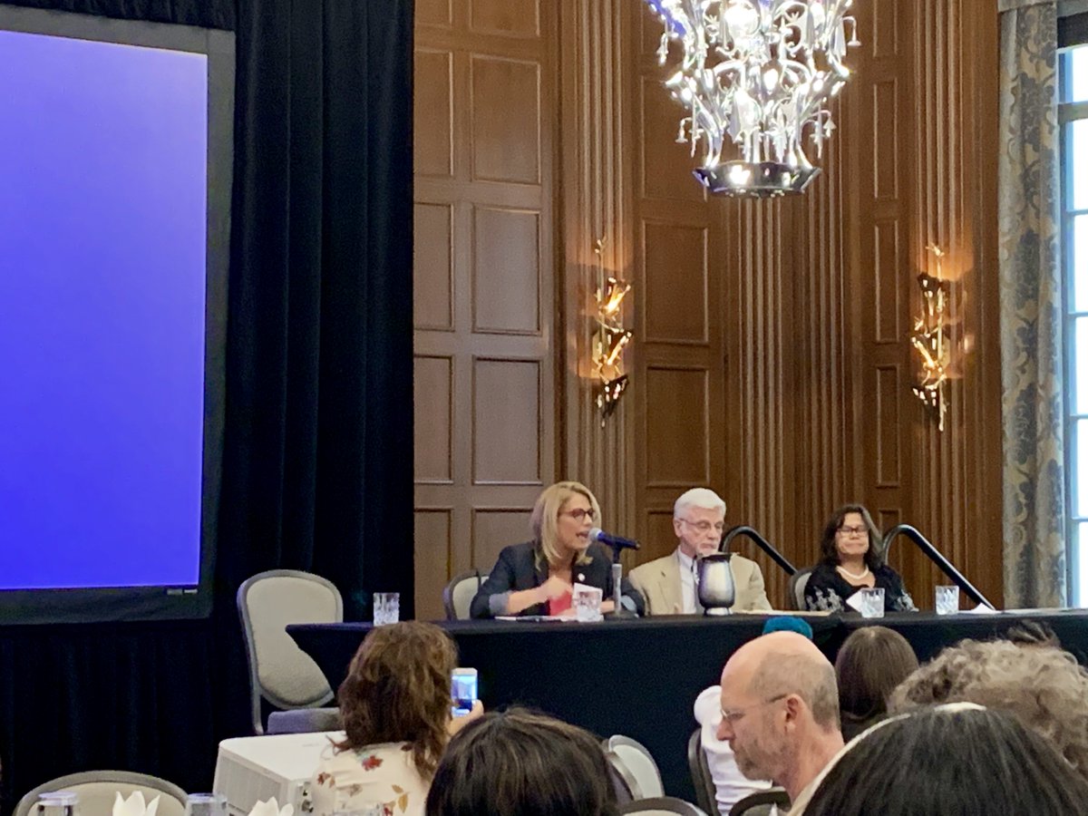 CesarCWA's tweet image. Great to see @FlyingWithSara at @LN4S #LaborConvergenceonClimate @afa_cwa #gnd