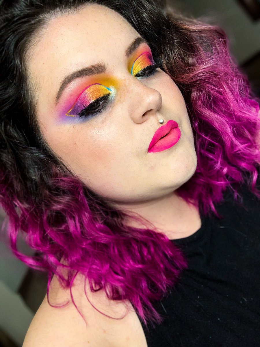I prayer that <a href="/JeffreeStar/">Jeffree Star</a> sees this creation I made with the new Jawbreaker collection
90s fantasy 🍭🍬