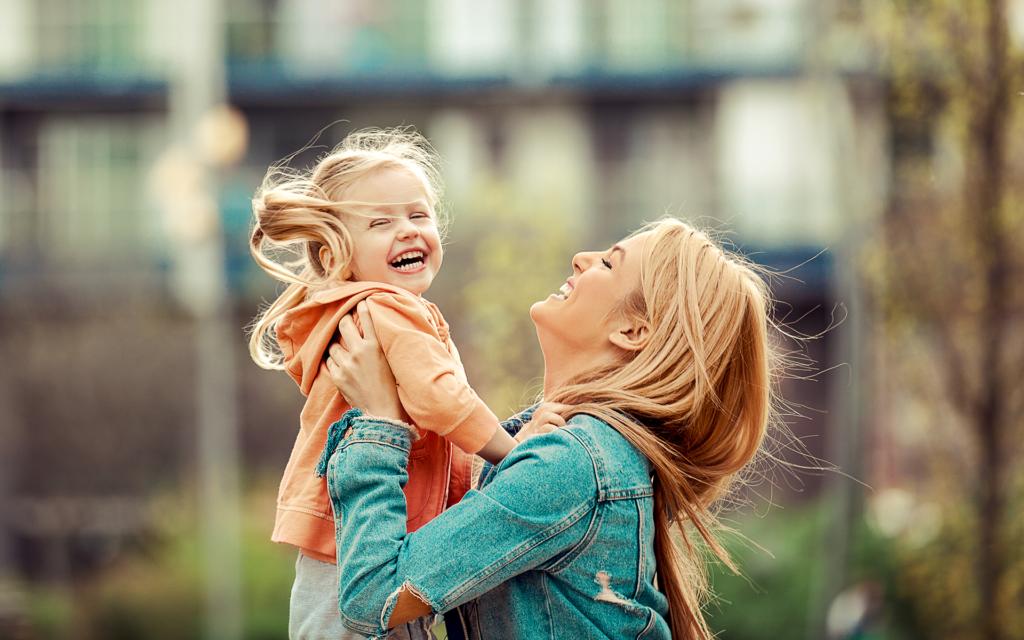 Love broadens our awareness of others’ needs and increases our feelings of social connection and oneness with others. Researcher Barbara Fredrickson explains how parent's love helps kids thrive: buff.ly/2X4S9HI