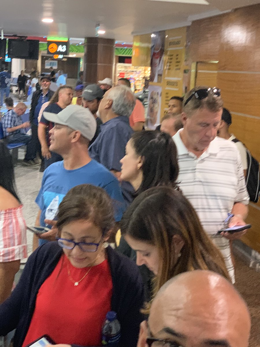 kendragrub's tweet image. One agent to rebook all these people.... @JetBlue  #isthisforreal