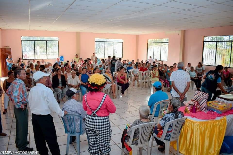 gad_laesperanza's tweet photo. #Proyecto_La_Esperanza_De_Vivir | En una tarde llena de alegría celebramos a nuestros adultos mayores. Cerramos este mes de junio con pie firme y con la confianza de que vendrán días mejores para nuestra hermosa tierra.
#Unidad_Bienestar_Y_Desarrollo
#Esperanceño_De_Corazón https://t.co/ZnO8mOke93