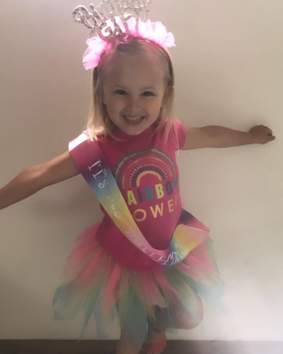 Willow-Toni-JⱤ Mαԃԃιҽ-ρσρρყ Cheryl Topaz Blossom (@willowtopazb) on Twitter photo 