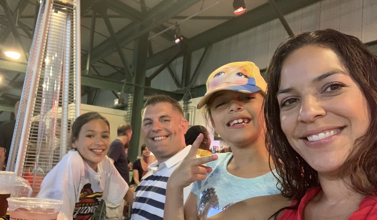 sanchezhatfield's tweet photo. #rocthesummer https://t.co/JC4ZnTn75c