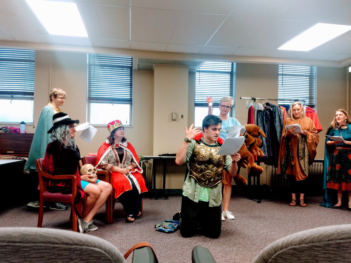 AutumnRinaldi's tweet image. TLT, @stlshakespeare, and @GatewayOperaSTL at the #grandcentertheatrecrawl