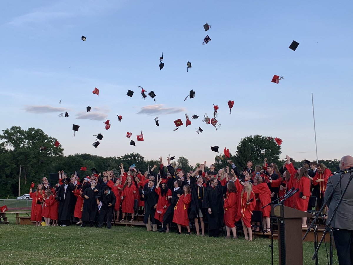 chathamchorus's tweet photo. Congratulations class of 2019! https://t.co/7DYSm7204D