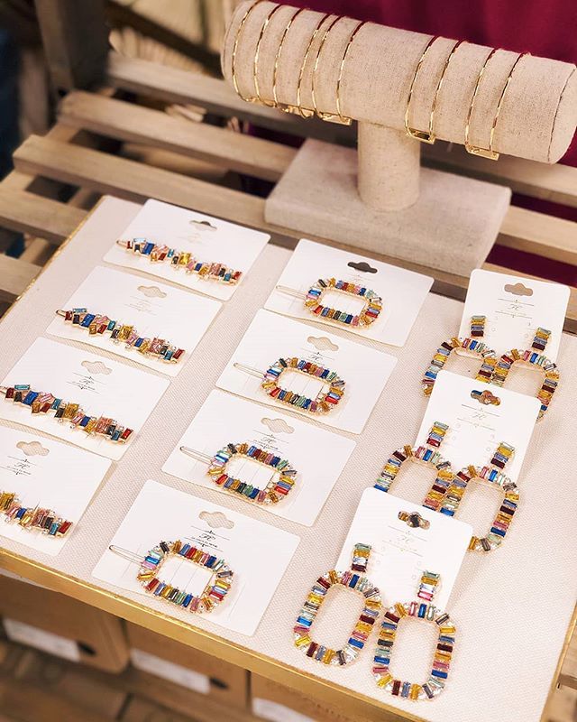 Groovys's tweet image. Now Trending: Rainbow Baguette Accessories! 🌈 ift.tt/2ZXX5v7