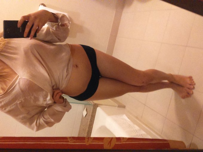 I'm online right now on skyprivate (live skype show). my private profile: https://t.co/PjQ4L9If2V Please<a href="/tag/camgirl"class="tags"><span>#camgirl</span></a>