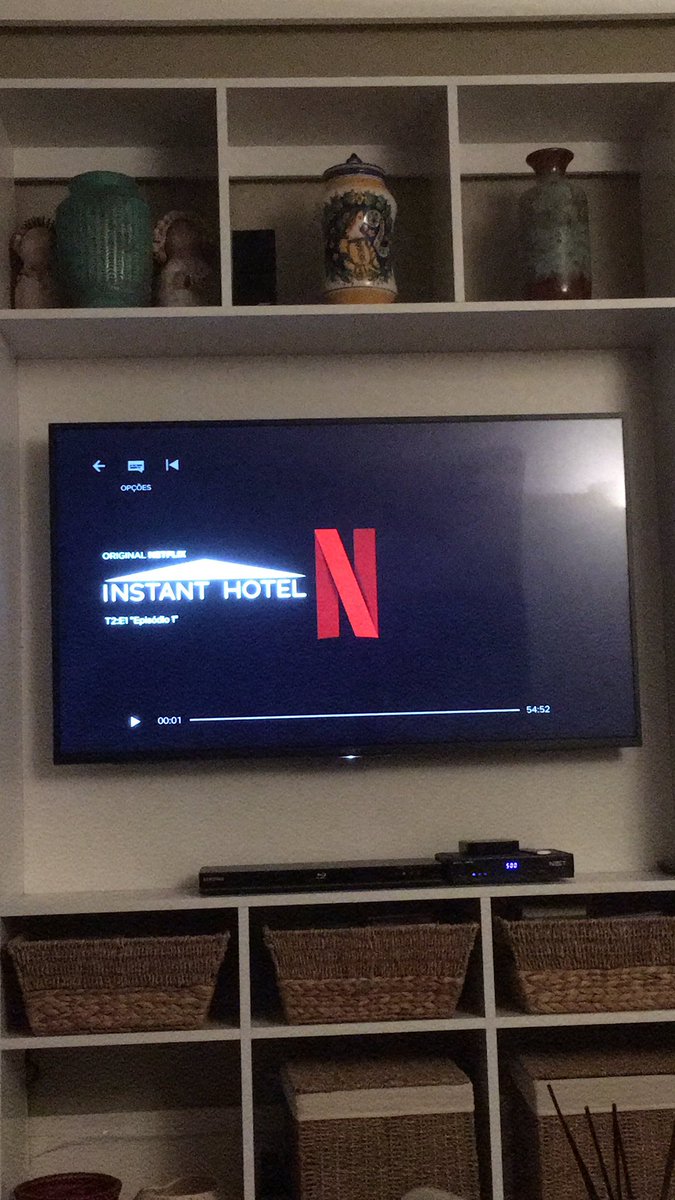 _luulis's tweet image. tudo que importa hoje é que tem temporada nova de Instant Hotel #sextou #hospitalityexpert #devilinthedetails