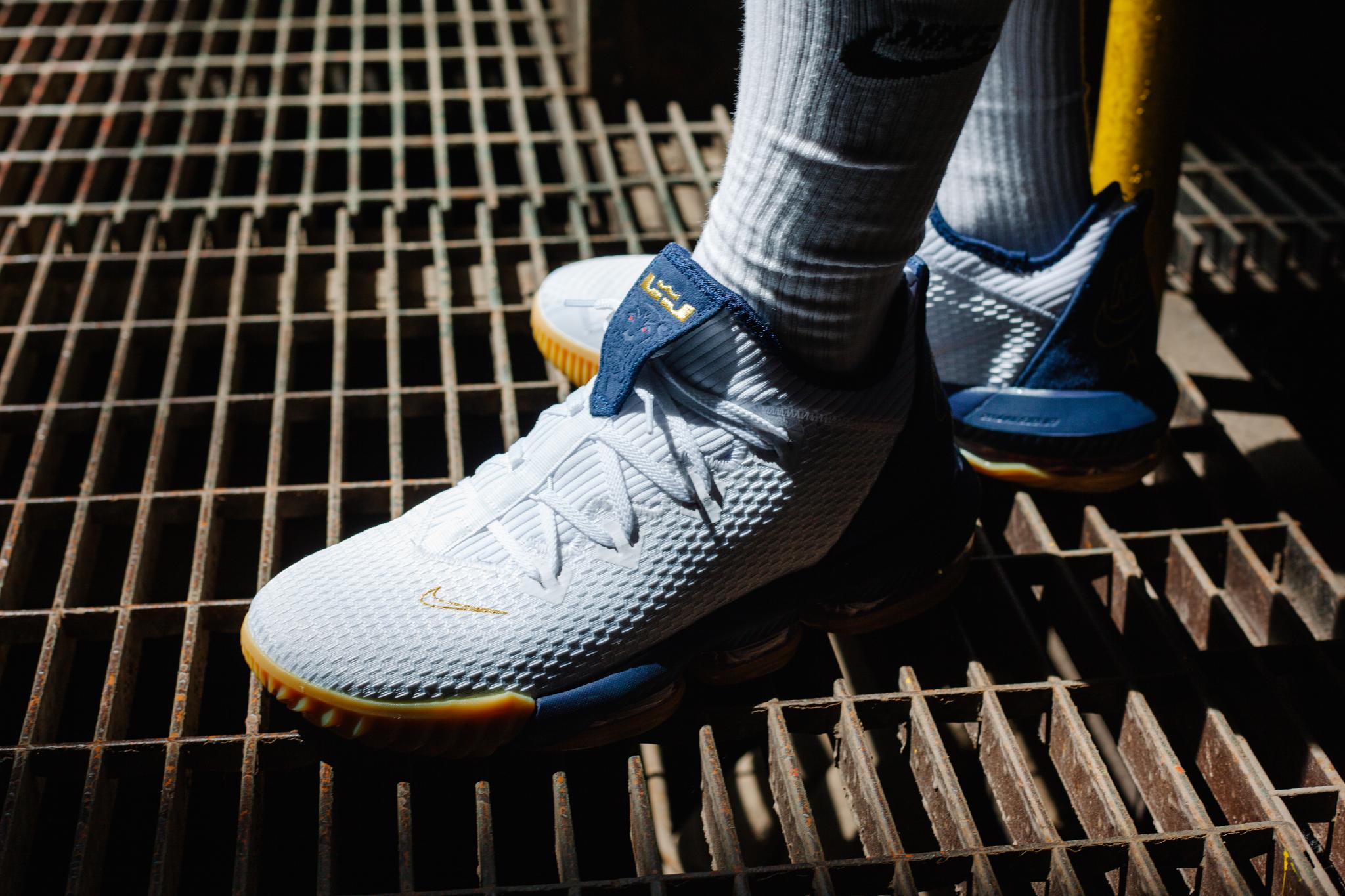 Hibbett on X Lace up the Nike Lebron 16 Low White Metallic Gold Midnight Navy and let the light shine on you 7 1. Hibbett Learn More https t jkm6P1zrWS https t TqLcIM5IWd X
