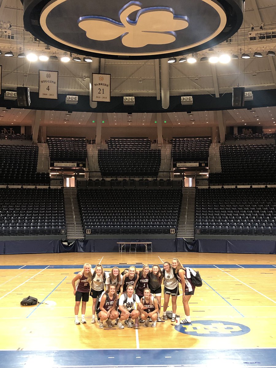 HHStigerhoops's tweet photo. Awesome first day at team camp!  #TOGETHER https://t.co/1by6xCWq4u