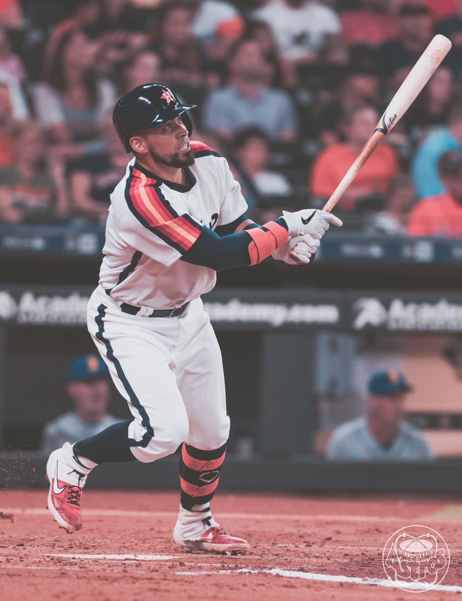 astros's tweet photo. A fit that never fades. 

#TakeItBack https://t.co/ORK9mZQj3o