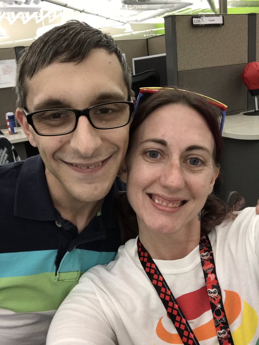 heatherd424v's tweet photo. More OKC league selfie day! #LEAGUEPRIDE19 #leagueatatt #Stonewall50 @ATT @LEAGUEATATT_OK @LEAGUEatATT https://t.co/TdvJQpqd4h