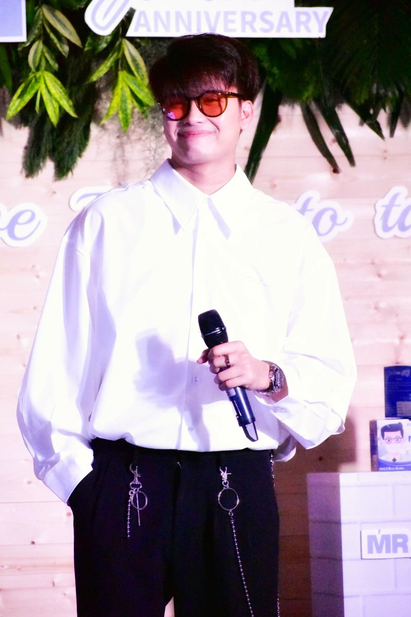 Oawanida0727's tweet photo. ยืนเท่ๆ ร้องเท่ๆ
#NONTTANONT
#nontfam
#labpharmacy https://t.co/tuDzmklIwV