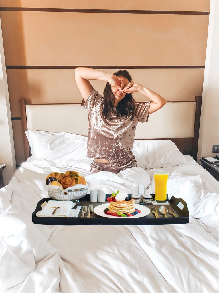 KhalidiyaRotana's tweet photo. Over sleep this weekend!
Spend a day doing nothing but, relaxing!
Tag a lazy friend!
๐ธ @irenazaremba
Order now from the room service๐ https://t.co/QNELRGtlHh
#KhalidiyaPalaceRayhaanbyRotana
#AbuDhabi #RotanaRewards #lazyweekend #weekend #lazymorning #sleep #BucketList https://t.co/oH7G0zTTR9