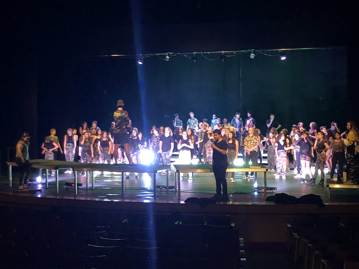 OHSVMA's tweet photo. A behind the scenes pic from the filming of the music video for Oasis Dance Camp at Oceanside High today! It was an incredible week! Contemporary, ballet, partnering, stunting, jazz, hip-hop, waacking, popping, locking, improv, choreography, leadership!!Missed it? Cu next year!! https://t.co/B7CLO7izeF
