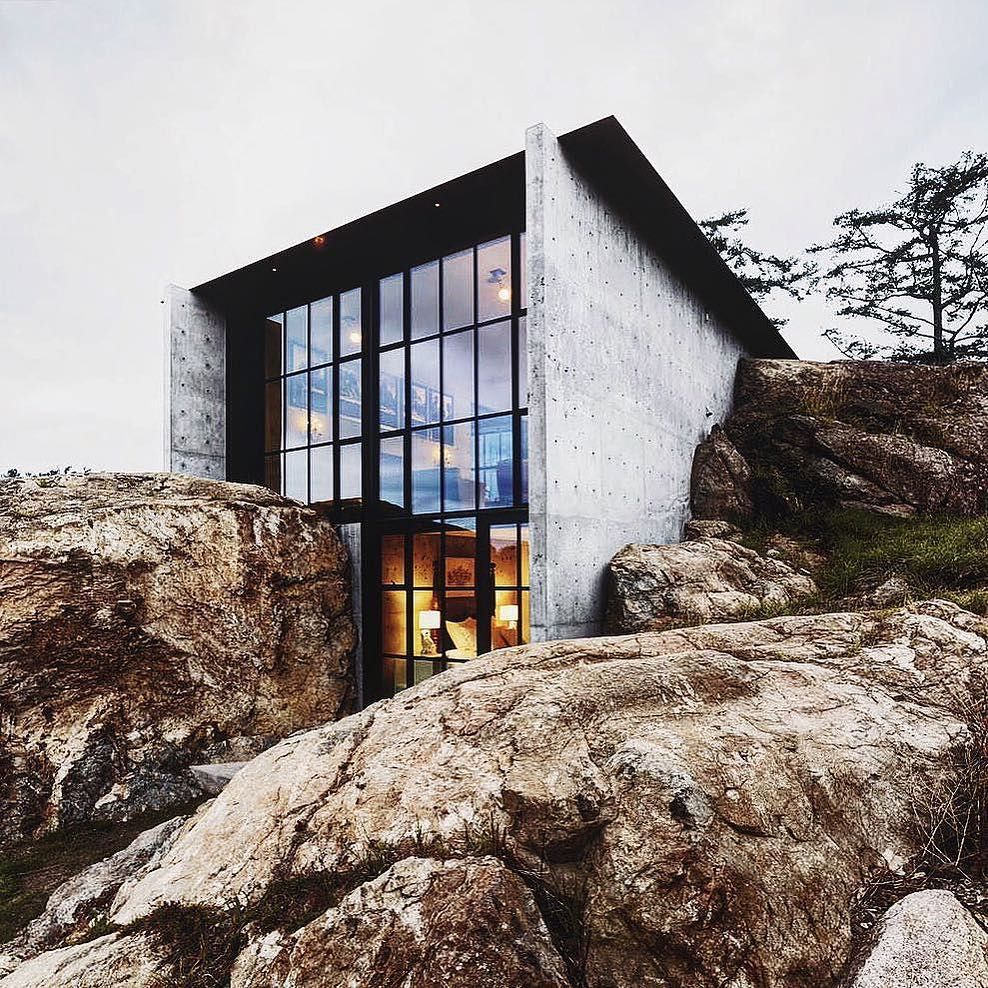 Life Is Savage tweet media