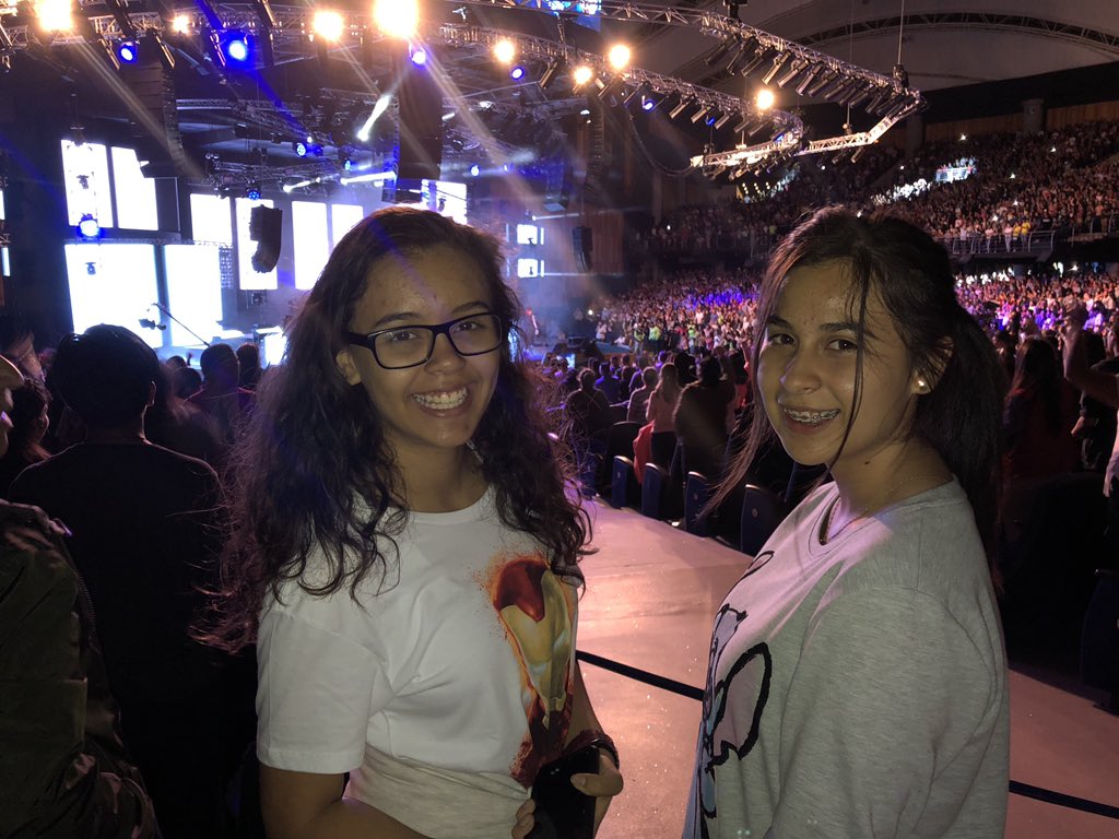 dennysordonez's tweet photo. Acá de chaperon llevando a las chicas a su primer concierto!!! 😎🎶🎵🤟🏾
#ExploMusicFest https://t.co/a1HRq4HR3e