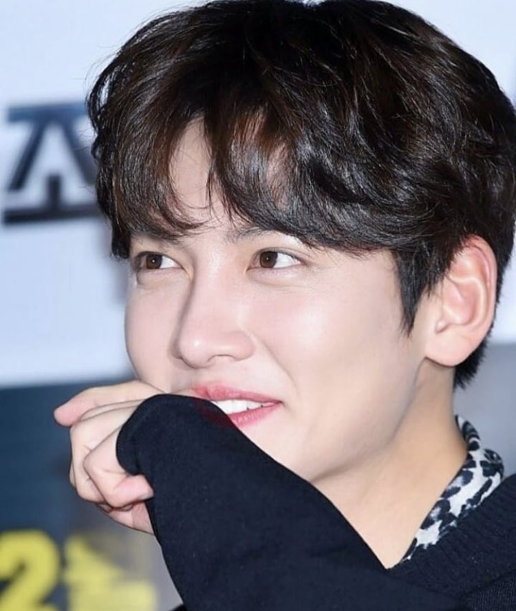 SamNitian's tweet photo. chubby cheeks!!😍😍
#JiChangWook #7DaysToJCWDay #AlwaysWithJiChangWook #지창욱 #池昌旭
#チチャンウク #อุคจ๋า#ЧжиЧанУk #meltme #letmemelt #makememelt #MeltingMeSoftly #kdrama #TvN https://t.co/X6mjcXHPHH