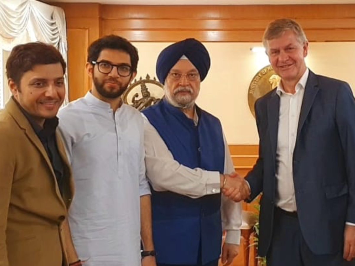 ErikSolheim's tweet photo. Wonderful to meet old friend Hardeep Singh Puri, India 🇮🇳 minister of Housing and Urban affairs.
Hardeep promised strong support to bring Afroz Shahs true Ghandian movement to other parts of India.
Looking forward to amazing cooperation! https://t.co/cxVxeUSg0v