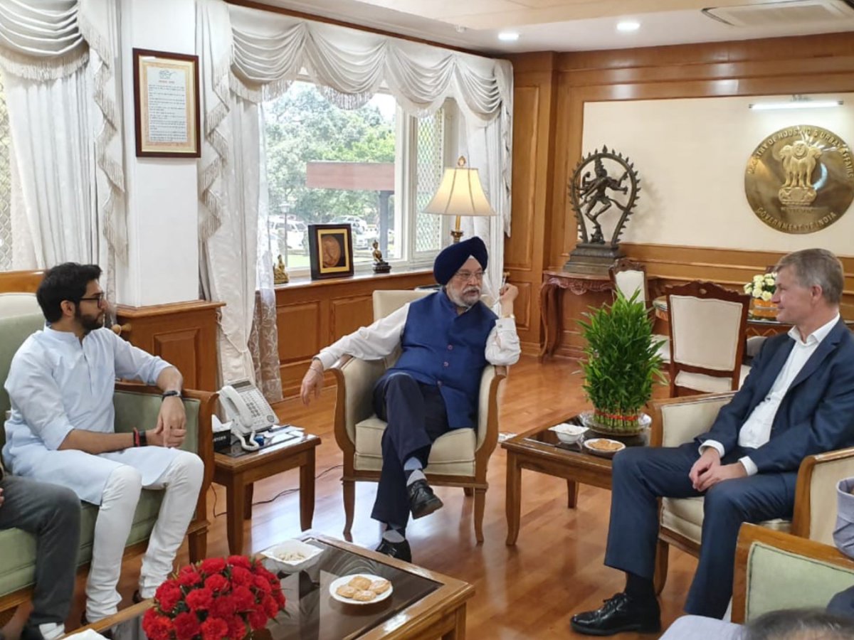 ErikSolheim's tweet photo. Wonderful to meet old friend Hardeep Singh Puri, India 🇮🇳 minister of Housing and Urban affairs.
Hardeep promised strong support to bring Afroz Shahs true Ghandian movement to other parts of India.
Looking forward to amazing cooperation! https://t.co/cxVxeUSg0v